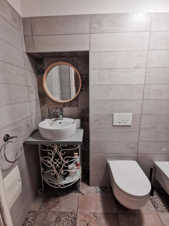 Whiteflower Apartments Bari Esterno foto