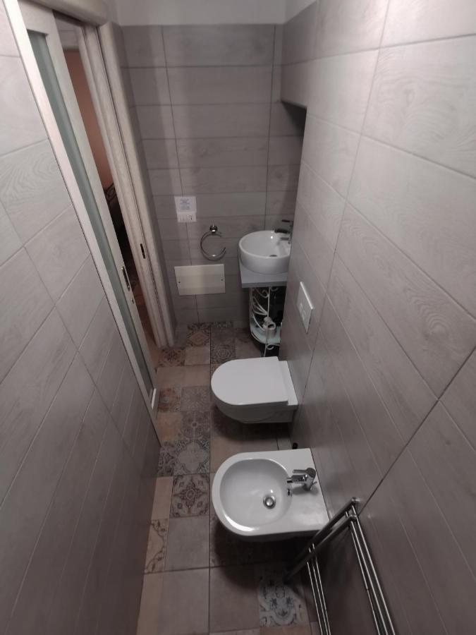 Whiteflower Apartments Bari Esterno foto