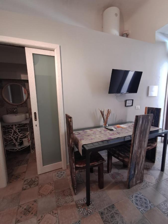 Whiteflower Apartments Bari Esterno foto