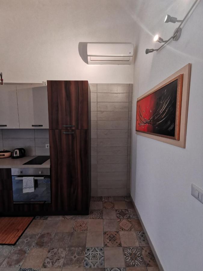 Whiteflower Apartments Bari Esterno foto