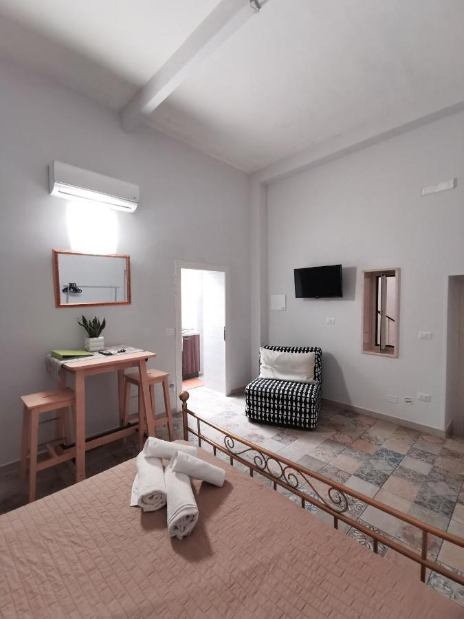 Whiteflower Apartments Bari Esterno foto